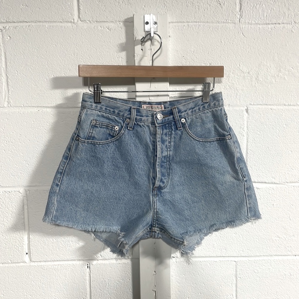 Guess Women’s Light Blue Front Button Closure Denim Shorts Sz 31